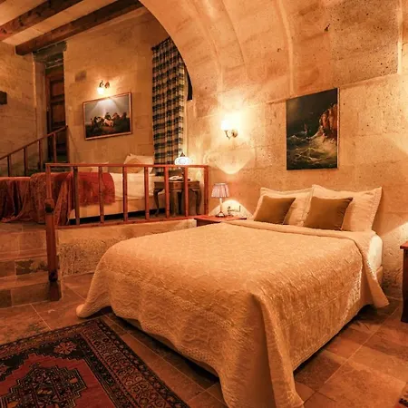 מלון Sinasos Palace Cave 3*