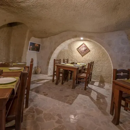 Sinasos Palace Cave 3* Urgup