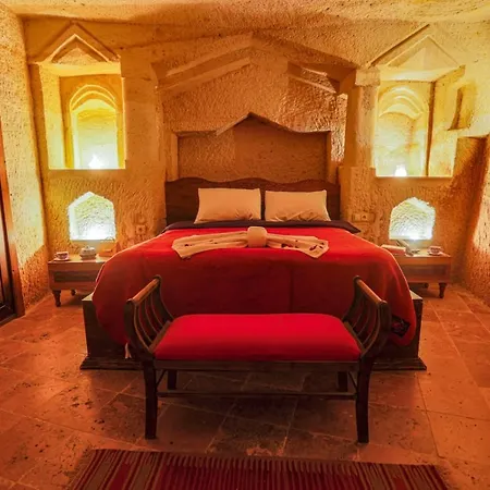 Sinasos Palace Cave 3* אורגופ