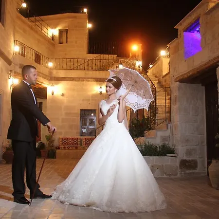 Sinasos Palace Cave 3* אורגופ