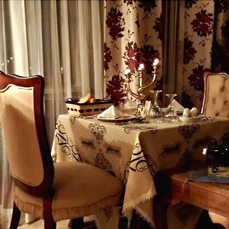 Sinasos Palace Cave מלון