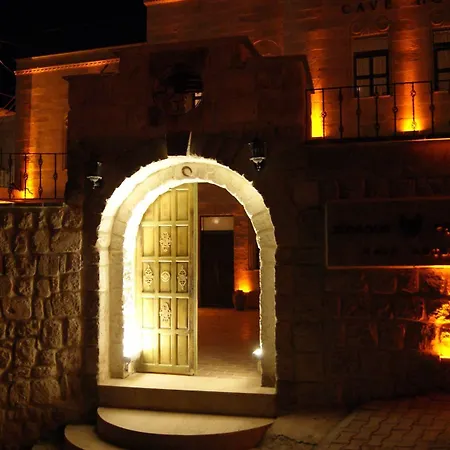 Sinasos Palace Cave אורגופ