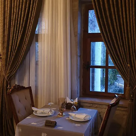 Sinasos Palace Cave Hotell Ürgüp