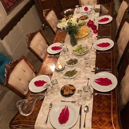 Sinasos Palace Cave מלון