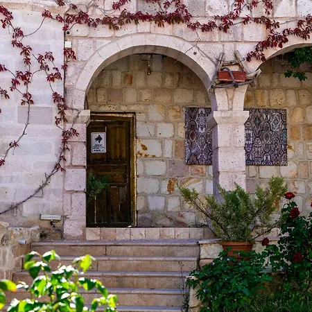 מלון Sinasos Palace Cave