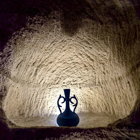 Sinasos Palace Cave