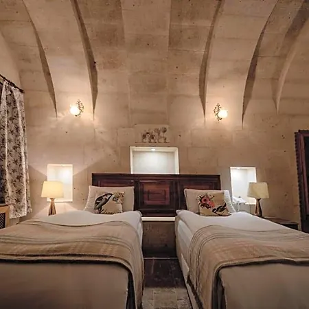 Sinasos Palace Cave Hotell 3*