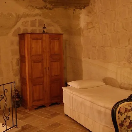 Sinasos Palace Cave 3*