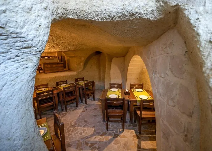 Sinasos Palace Cave 3*