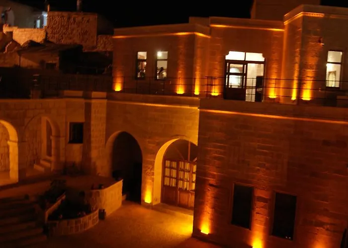 Отель Sinasos Palace Cave 3*