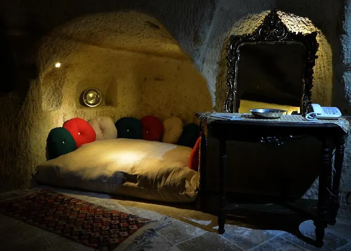 Отель Sinasos Palace Cave 3*